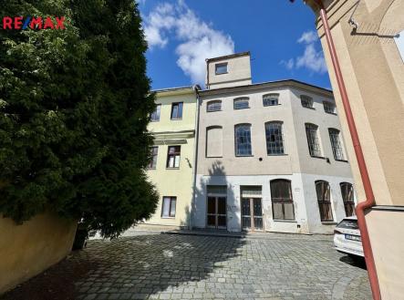 Prodej nájemního domu, 800 m² obrázek