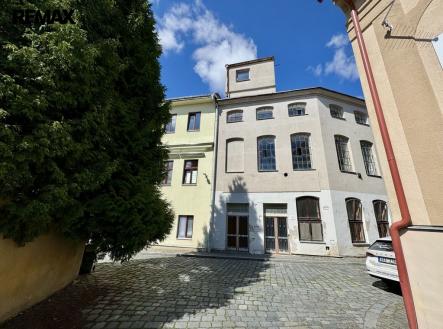 Prodej nájemního domu, 800 m²