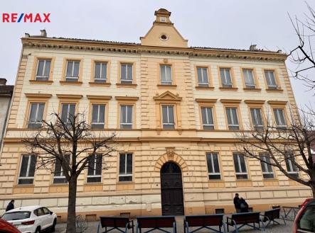 Prodej nájemního domu, 2 396 m²