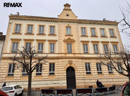 Prodej nájemního domu, 2 396 m²