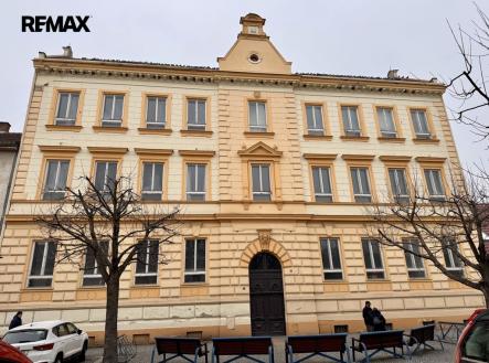 Prodej nájemního domu, 2 396 m²