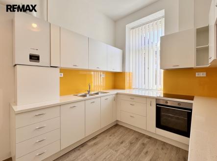 Pronájem bytu, 2+kk, 87 m²