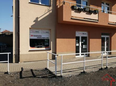 Pronájem obchodní prostor, 56 m²