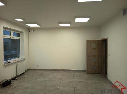 Pronájem obchodní prostor, 56 m²