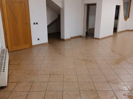 Pronájem obchodní prostory, 90 m²