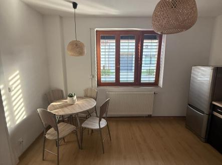 Pronájem bytu, 2+1, 70 m²