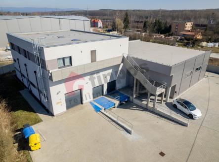 Prodej komerčního objektu, průmyslový areál, 850 m²