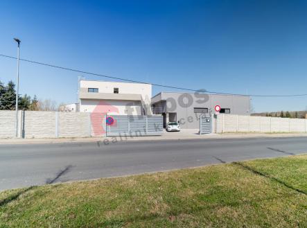 Prodej komerčního objektu, průmyslový areál, 850 m²