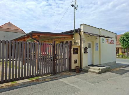 Pronájem komerčního objektu, nákupní středisko, 94 m²