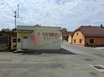 Pronájem komerčního objektu, nákupní středisko, 94 m²