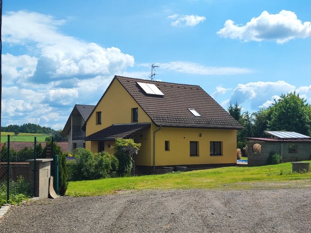 Rodinný dům 270 m², pozemek 903 m²