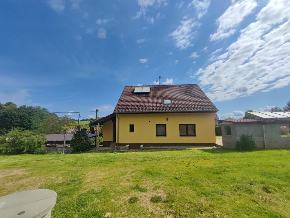 Rodinný dům 270 m², pozemek 903 m²