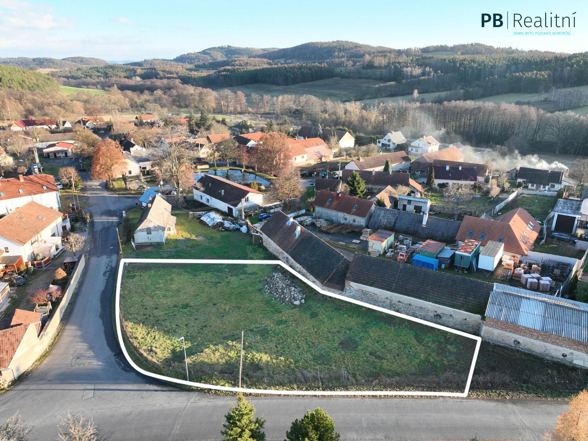 Stavební pozemek Horní Hbity 1 000 m2