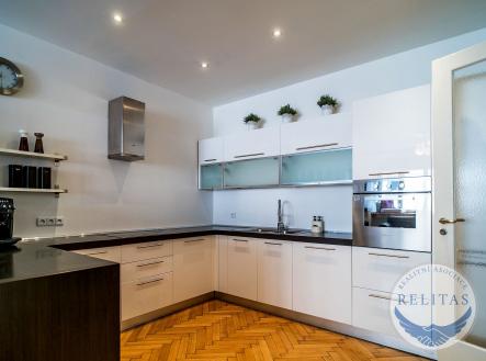 Pronájem bytu, 4+kk, 142 m²