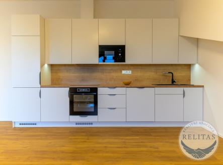 Pronájem bytu, 3+kk, 81 m²