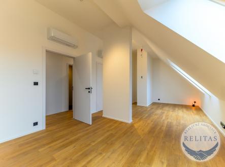 Pronájem bytu, 2+kk, 73 m²