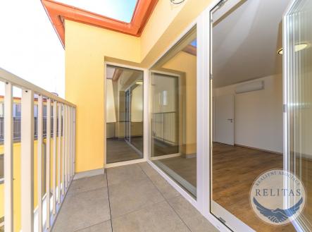 Pronájem bytu, 2+kk, 63 m²