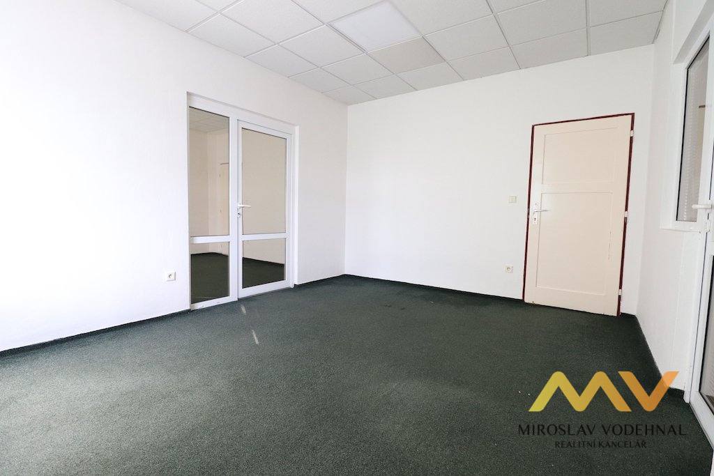 Pronájem kanceláře, 35 m2, Hradec Králové – ul. Bieblova. 