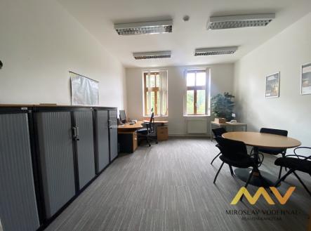 Pronájem kanceláře, 259 m²