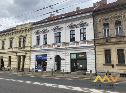 Pronájem komerčního objektu, administrativní budova, 306 m²