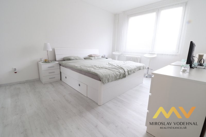 Pronájem rekonstruovaného bytu 2+kk, 47 m2, Pardubice - Cihelna.