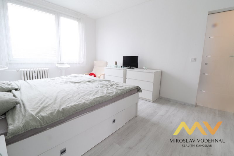 Pronájem rekonstruovaného bytu 2+kk, 47 m2, Pardubice - Cihelna.