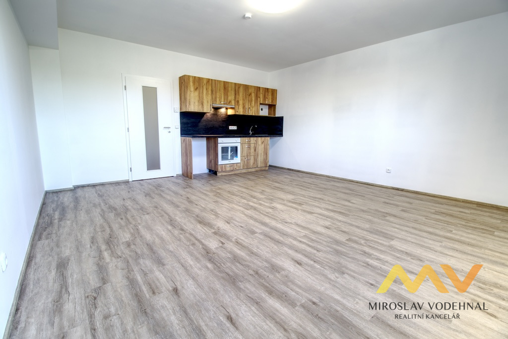 Pronájem nového bytu 1+kk, 40 m2, Smiřice - ul. Cukrovarská. 