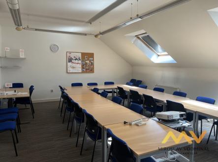 Pronájem kanceláře, 128 m²