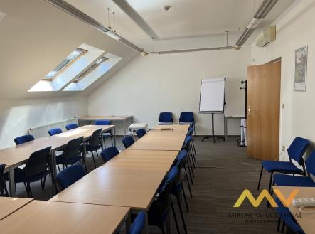 Pronájem kanceláře, 128 m²