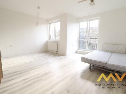 Pronájem bytu, 1+kk, 33 m²