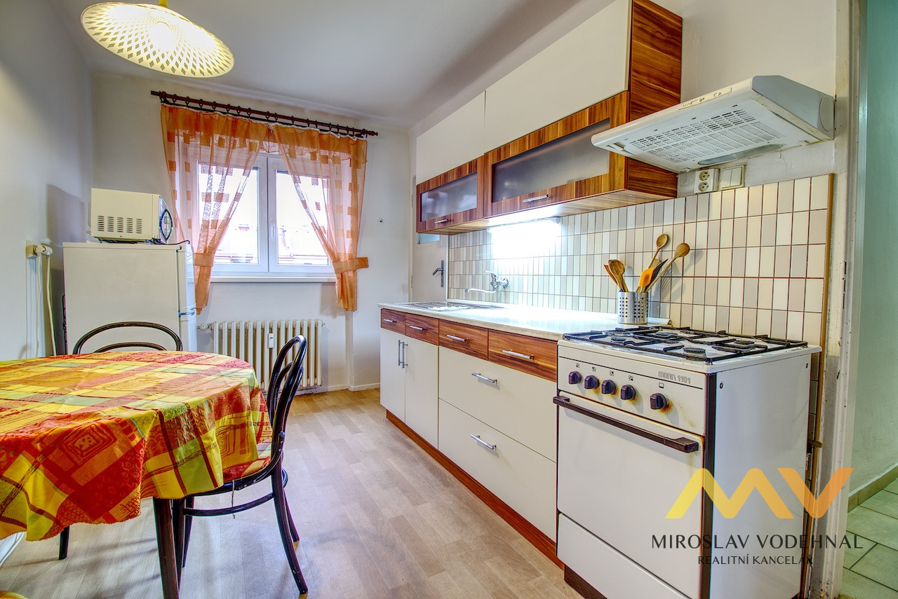 Pronájem bytu 2+1, 55 m2 s balkónem, Hradec Králové – ul. Na Střezině.