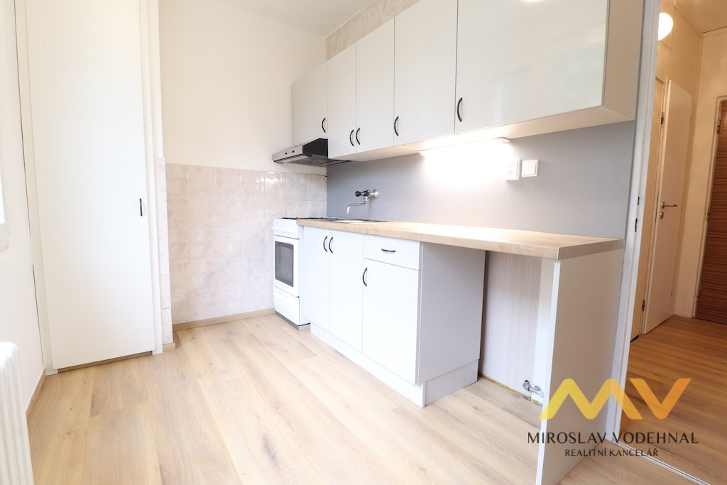 Pronájem pěkného bytu 1+1, 35 m2, Hradec Králové – ul. Formánkova. 