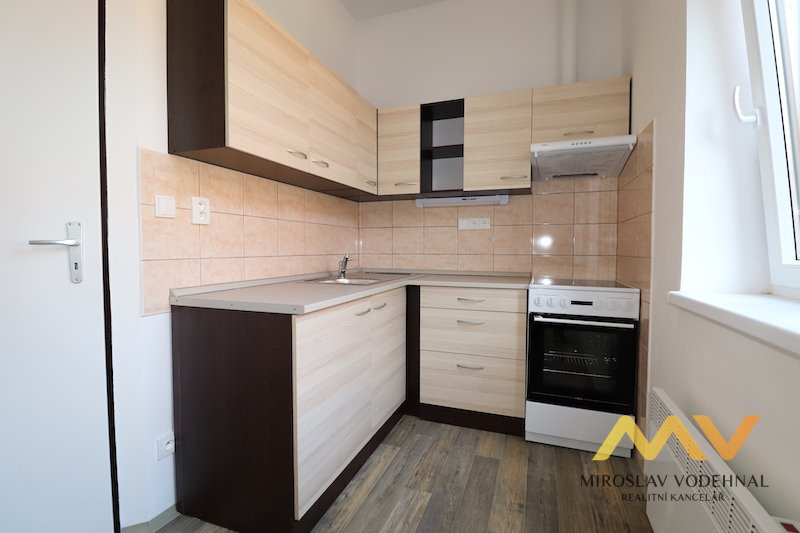 Pronájem rekonstruovaného bytu 1+kk, 25 m2, Hradec Králové - Kluky.