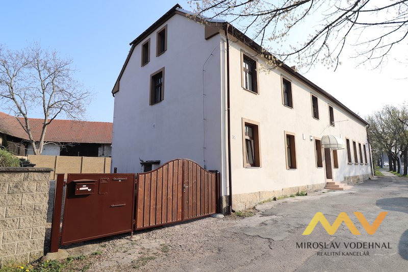 Pronájem rekonstruovaného bytu 1+kk, 25 m2, Hradec Králové - Kluky.