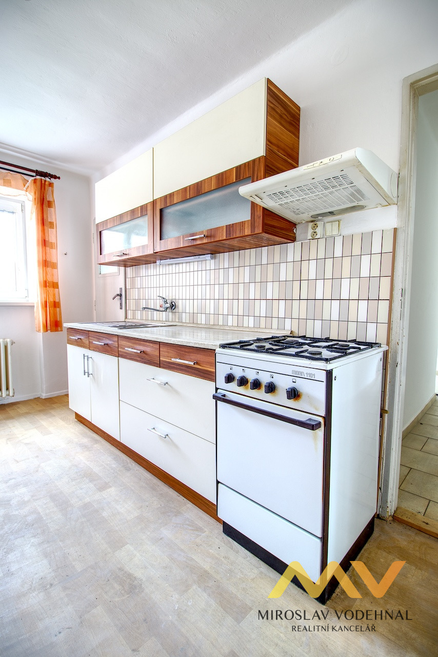 Pronájem bytu 2+1 s balkónem, 55 m², Hradec Králové – ul. Na Střezině.