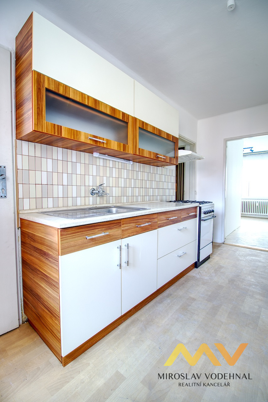 Pronájem bytu 2+1 s balkónem, 55 m², Hradec Králové – ul. Na Střezině.