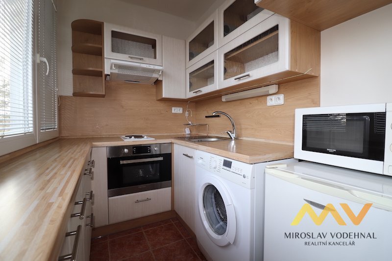 Pronájem rekonstruovaného bytu 1+kk, 30 m2, Hradec Králové - ul. Severní.