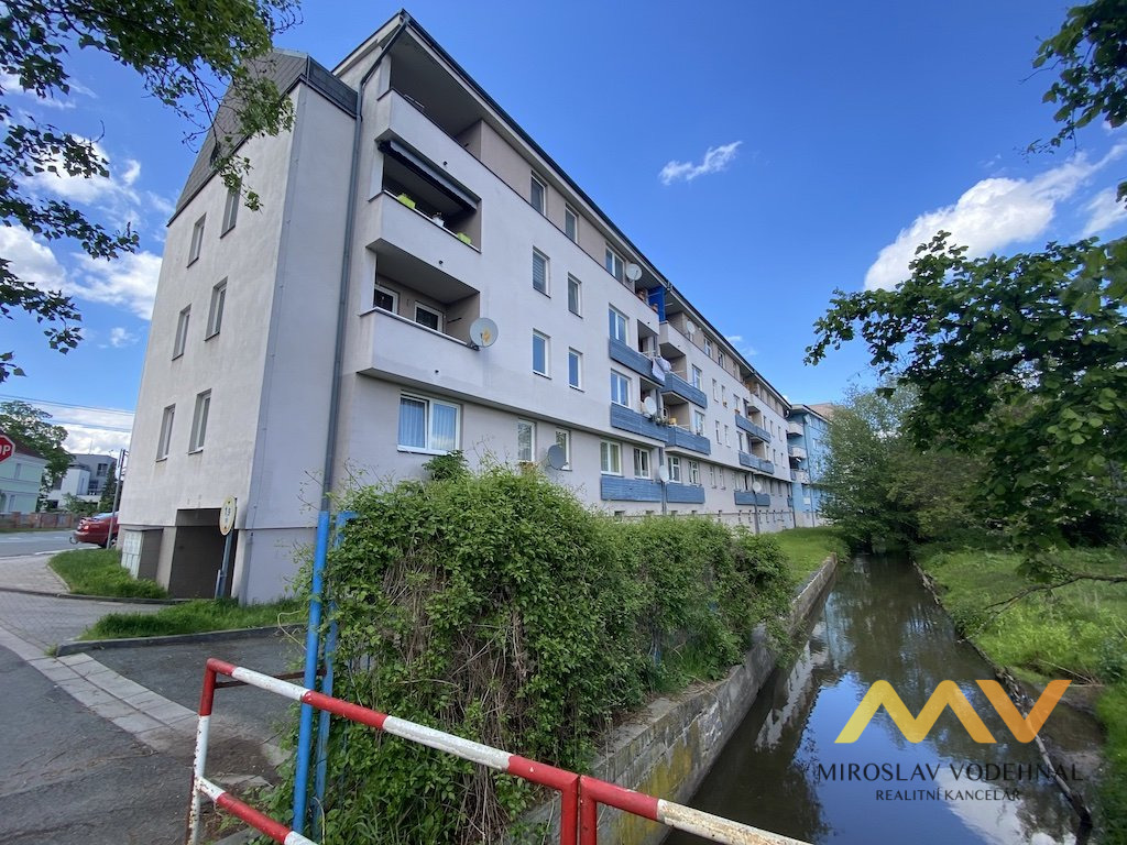 Pronájem bytu 2+kk, 50 m² s garážovým stáním, Hradec Králové – Pražská třída.