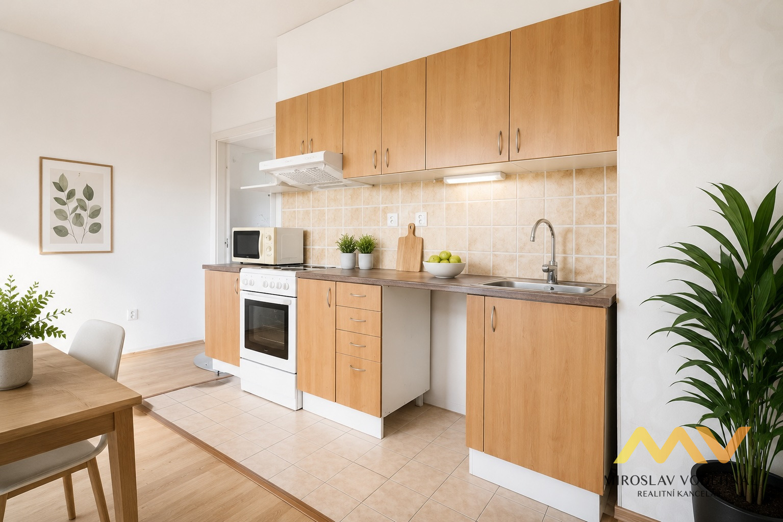 Pronájem bytu 2+kk, 50 m² s garážovým stáním, Hradec Králové – Pražská třída.