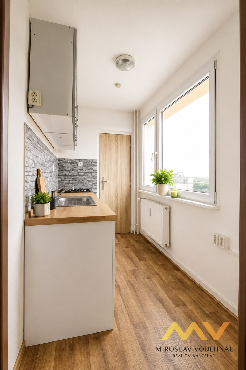 Pronájem slunného bytu 3+1 s lodžií, 64 m², Hradec Králové – ul. Polní.