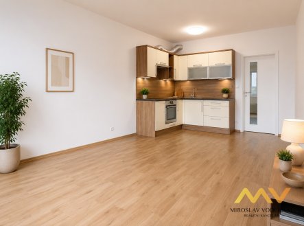 Pronájem bytu 1+kk, 36 m² s balkonem a krytým parkovacím stáním – Hradec Králové, ul. Jana Masaryka.