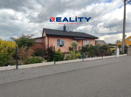 Prodej rodinného domu 3+kk, Opatovec – zahrada, terasa, parkování