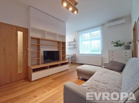 Pronájem bytu, 2+kk, 54 m²