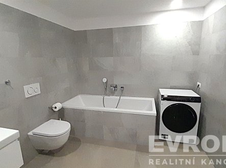 Pronájem bytu, 1+kk, 44 m²