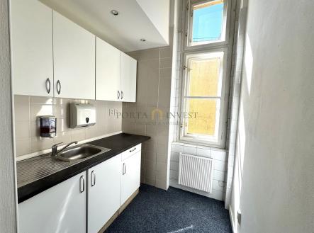 Pronájem kanceláře, 1 116 m²