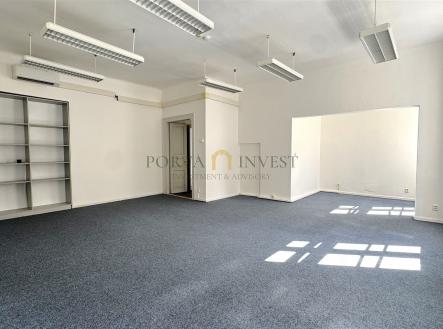 Pronájem kanceláře, 1 116 m²