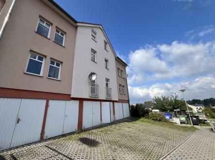 Dům