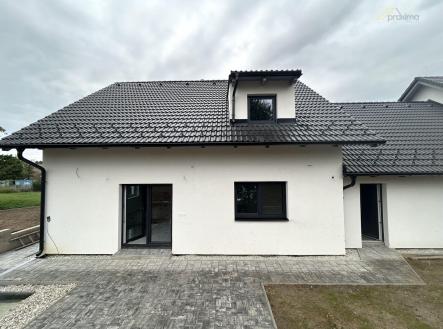 Pronájem domu/vily, 168 m²