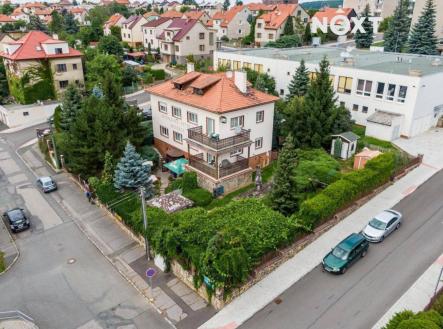 Prodej komerčního objektu, administrativní budova, 1 387 m²