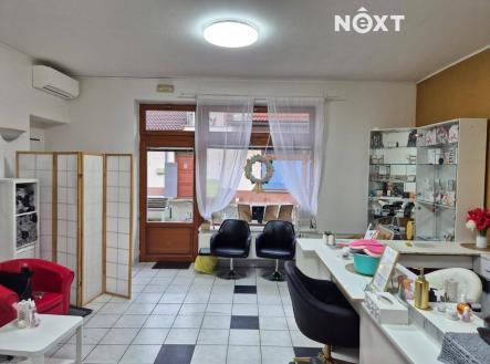 Pronájem komerčního objektu, obchodní centrum, 49 m²